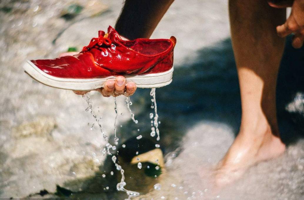 庄杰防水剂：鞋子防水测试方法